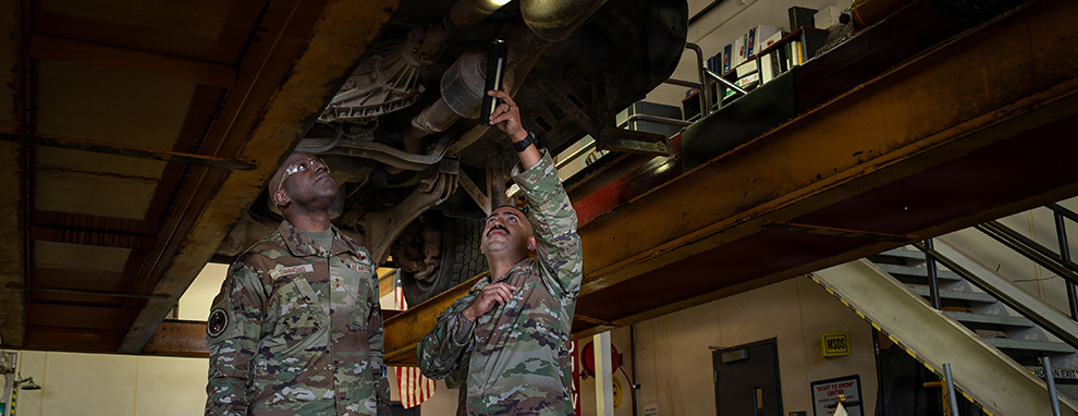 Nineteenth Air Force leadership visits SERE school house